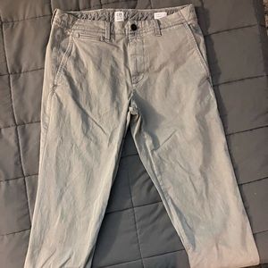 NEW - GAP 31x30 Straight Gray Chinos